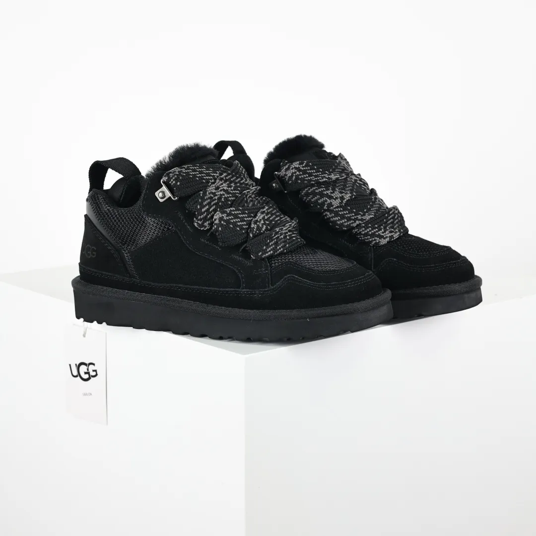 Local self-pickup💰660 Core recommended good price Independently developed original outsole, cashmere insole, keeping warm in winter, suitable for home use. In recent years, uug has launched a style series, which is partially skewed towards the preferences of young consumers, and has also been at the forefront of fashion trends. Shoe body material, water-repellent coated suede upper, 17mm UGGPURE™ implanted wool insole, lightweight non-slip and comfortable rubber outsole, with brand LOGO, complete packaging, size: 35 36 37 38 39 40